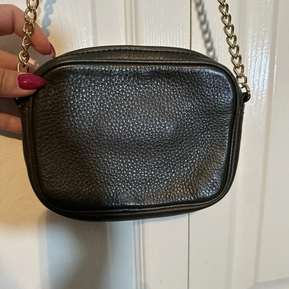 Authentic‎ Michael Kors Green Leather Small Crossbody Bag Purse Wallet - Picture 2 of 4